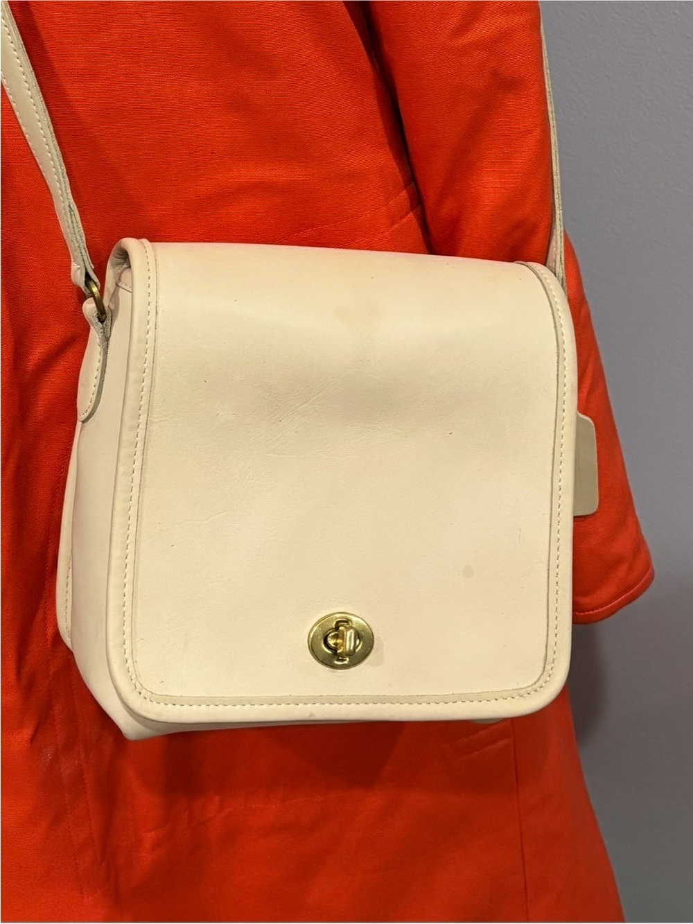 Vintage Coach Companion Flap Bag
Crossbody with Turn-Lock #9076